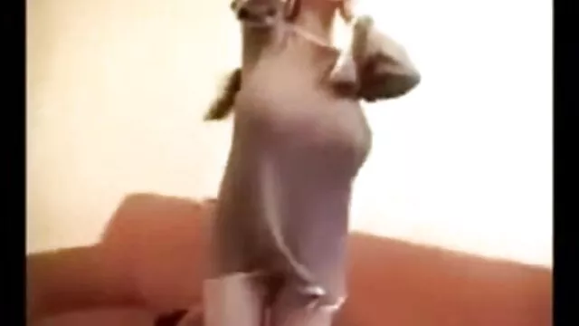 ქერა დედა შენი შვილი არის I. ქალის კოლგოტები