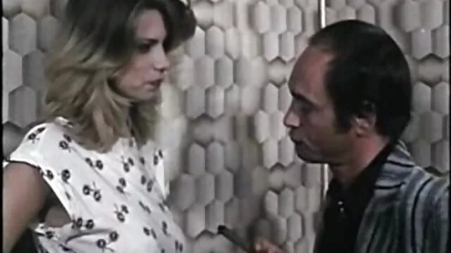 პირში მსუქანი შავი ძუძუები აღება,